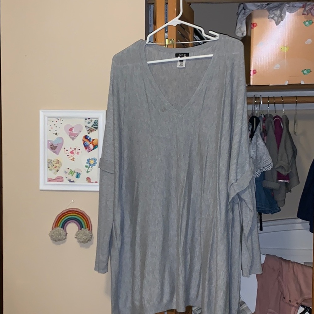 ⭐️ Oversized grey long sleeve shirt